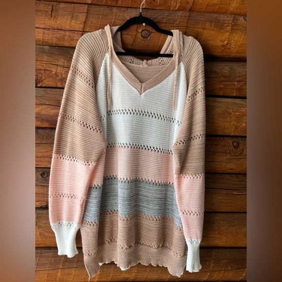 The Unbranded Brand Sweaters - Unbranded size 4x Elegant V-Neck Striped Sweater